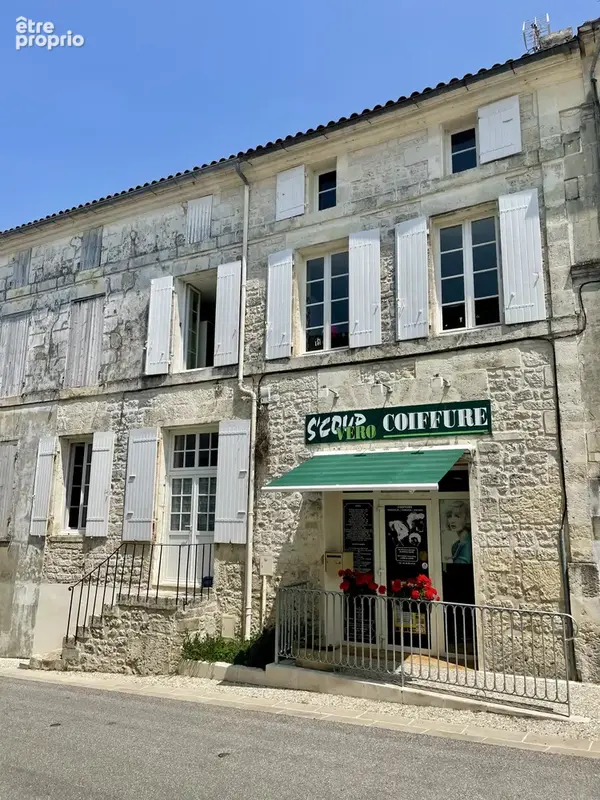 Photo Maison à Saint-Savinien au prix de 315 000€