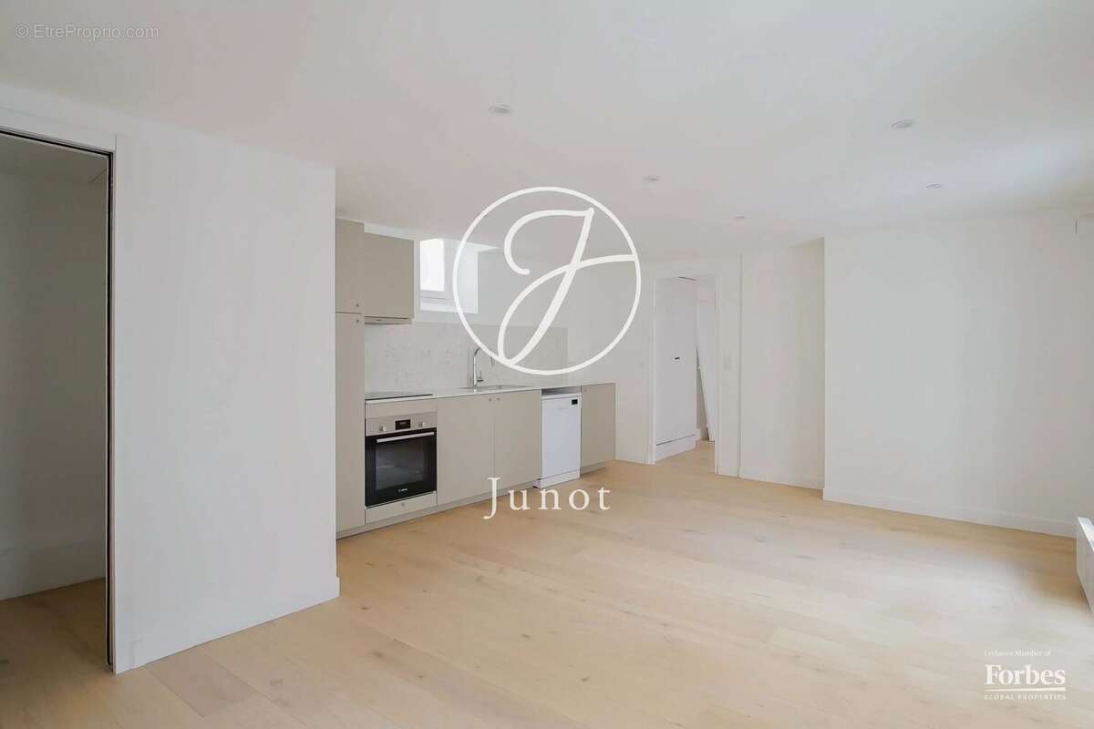 Appartement à PARIS-3E