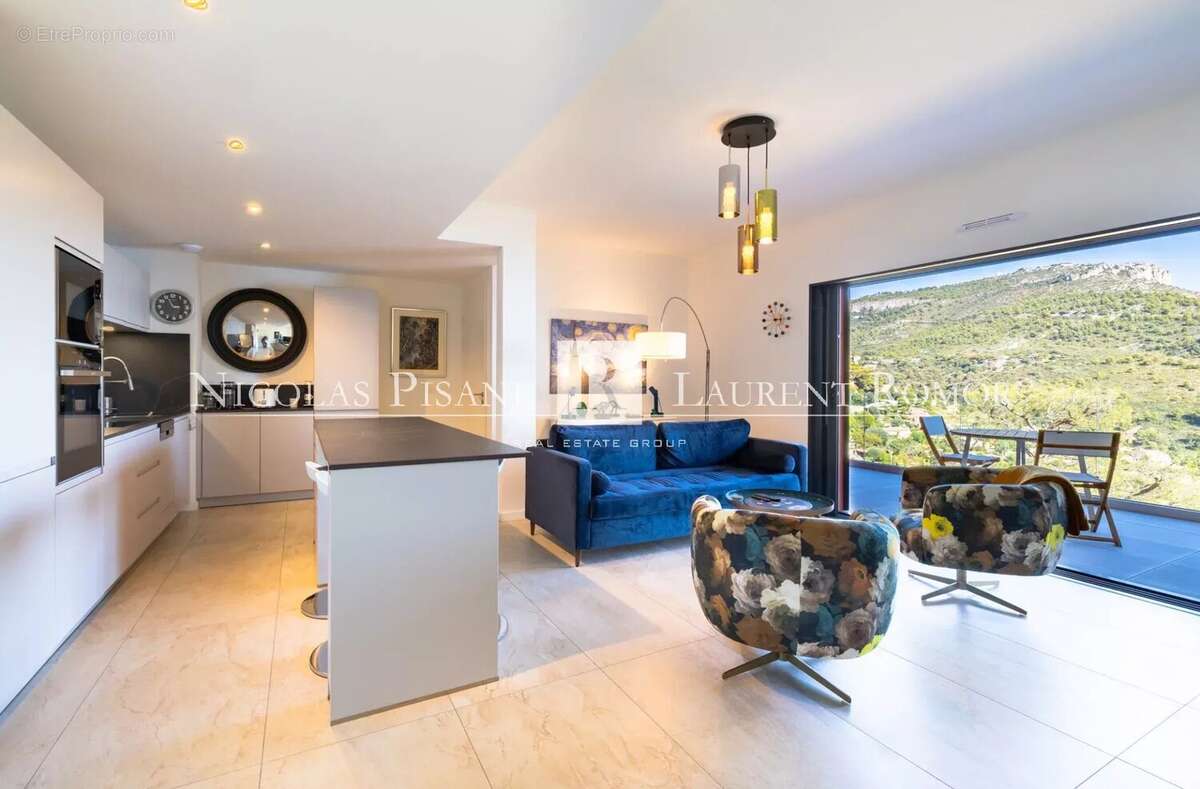 Appartement à EZE