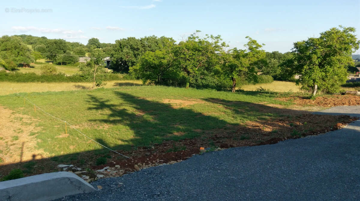 Terrain à VILLENEUVE