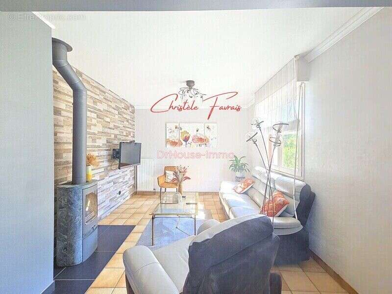 Maison 135 m² à Saint-Germain-En-Cogles  - photo 3