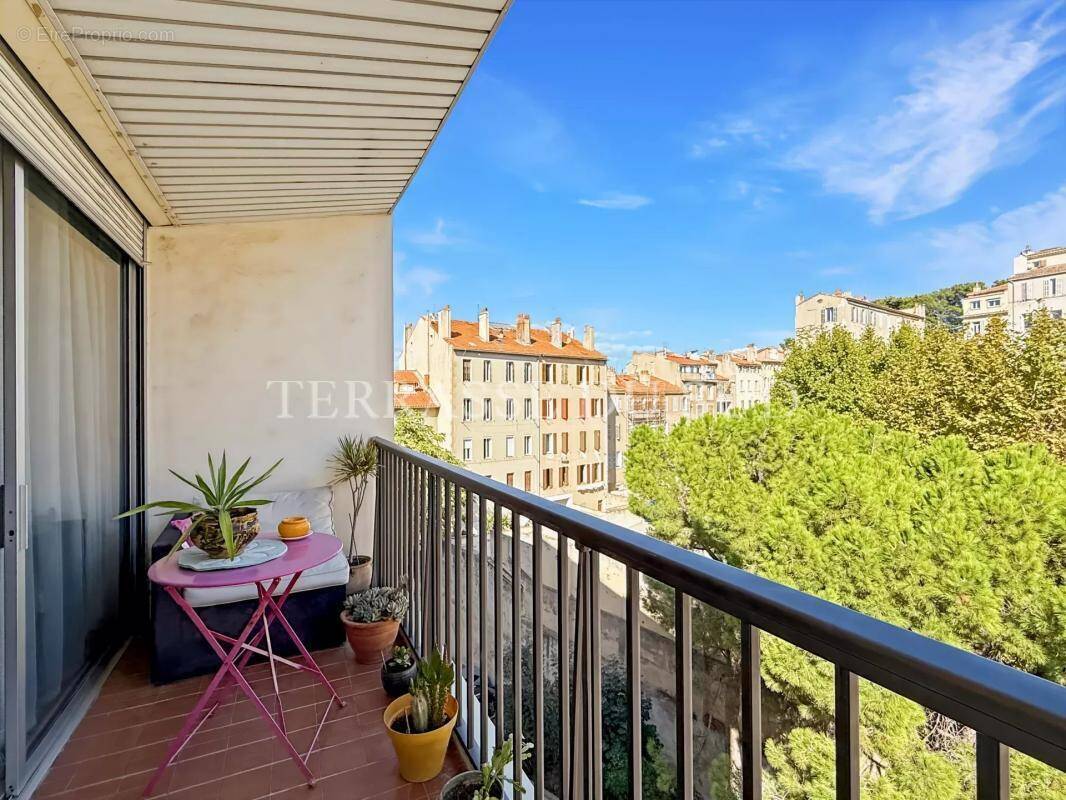 Appartement à MARSEILLE-7E