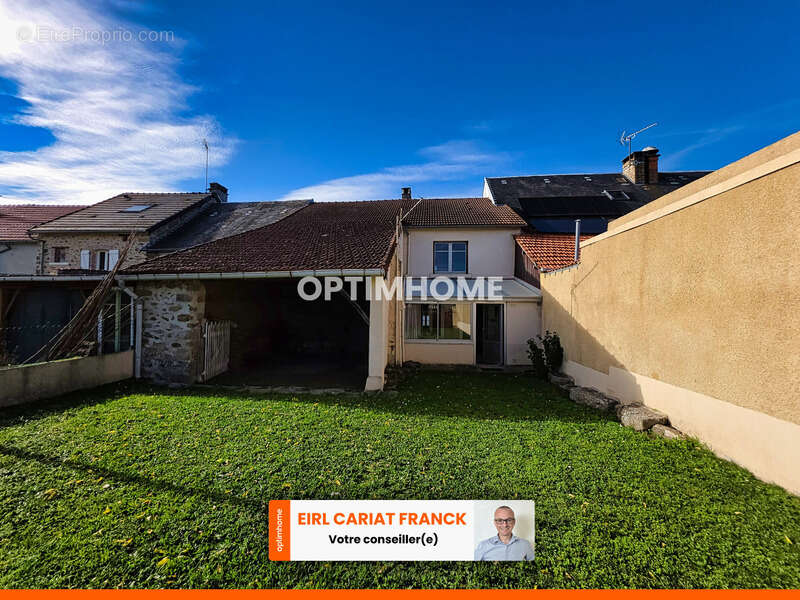 Maison à SAINT-ETIENNE-DE-FURSAC