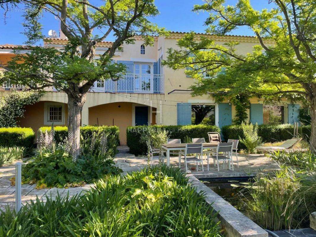 Maison à FONTVIEILLE