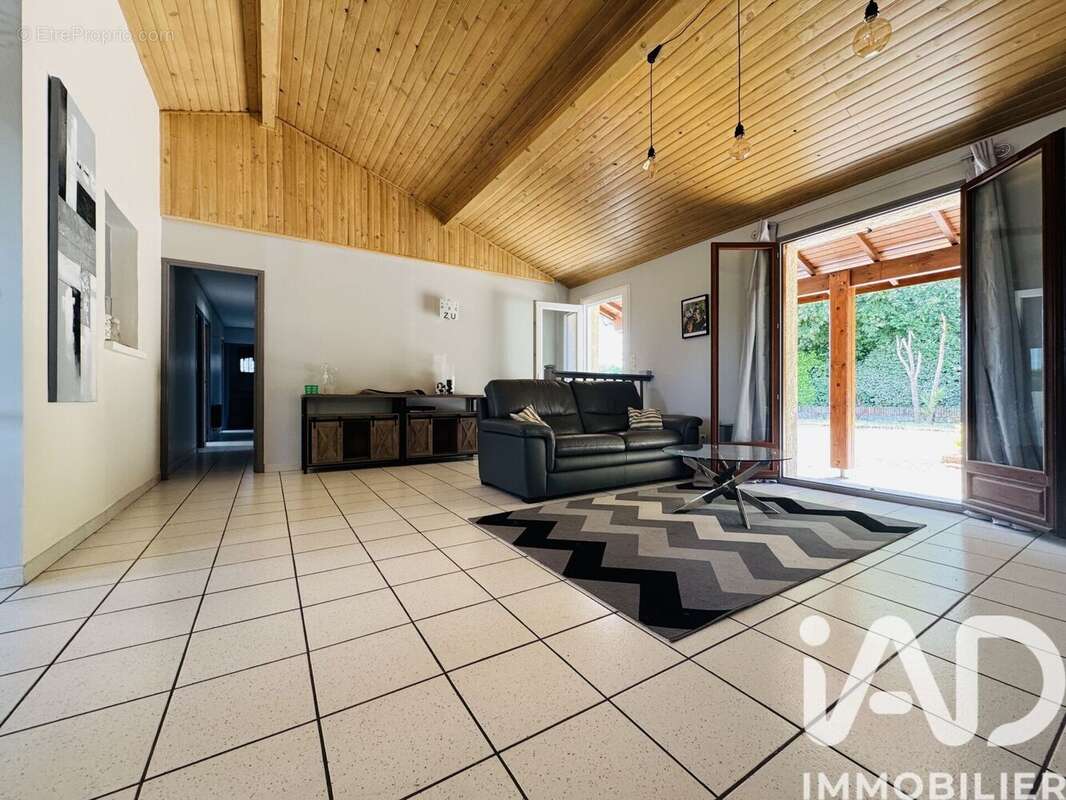 Maison 110 m² à Escatalens  - photo 3
