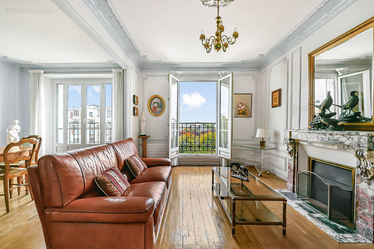 Appartement à PARIS-14E