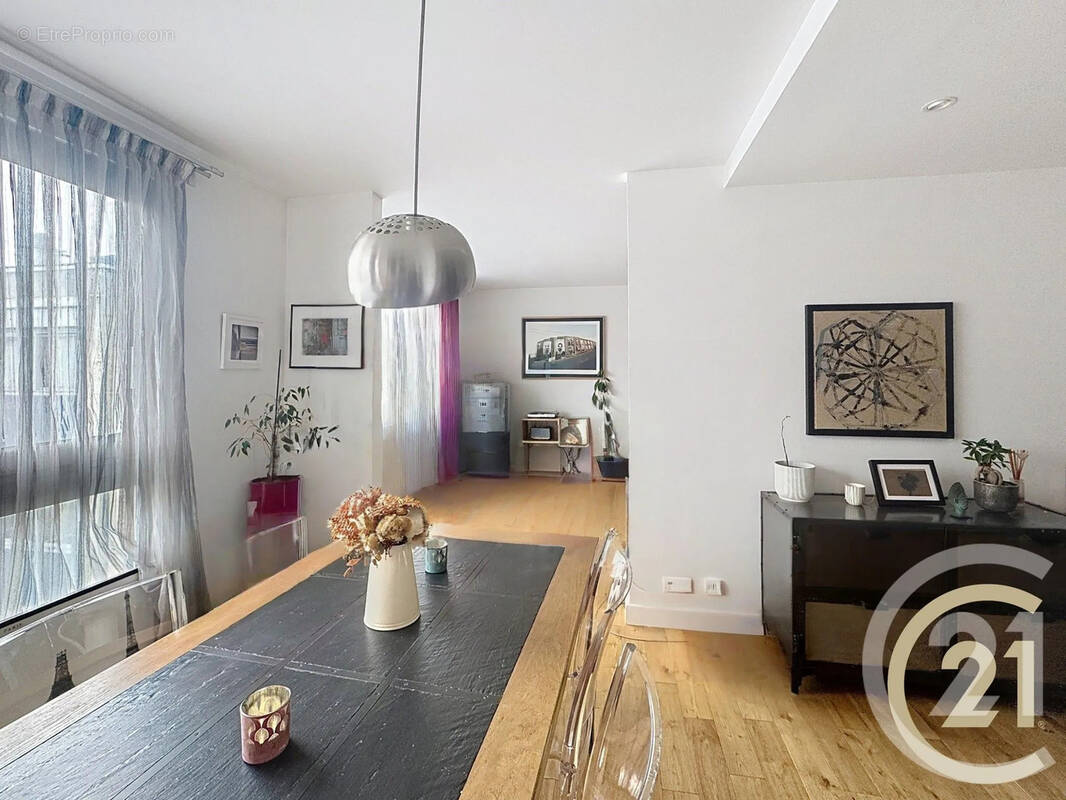 Appartement à PARIS-20E