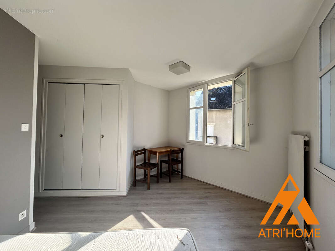 Appartement à VIC-SUR-CERE