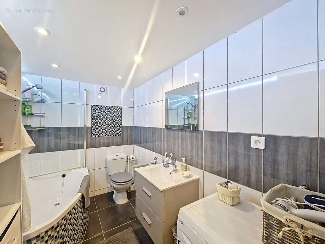 Cannes bas st nicolas - studio meublé avec mezzanine - au calme - photo 5