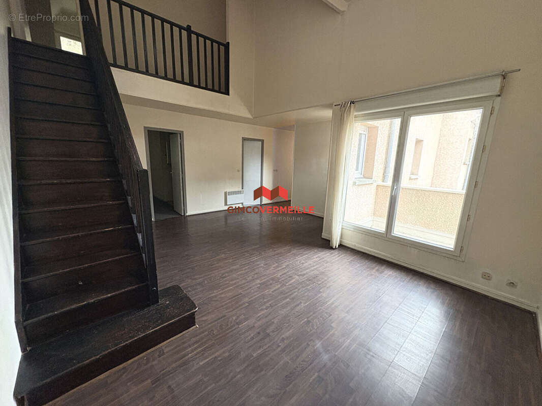 Appartement à BUC