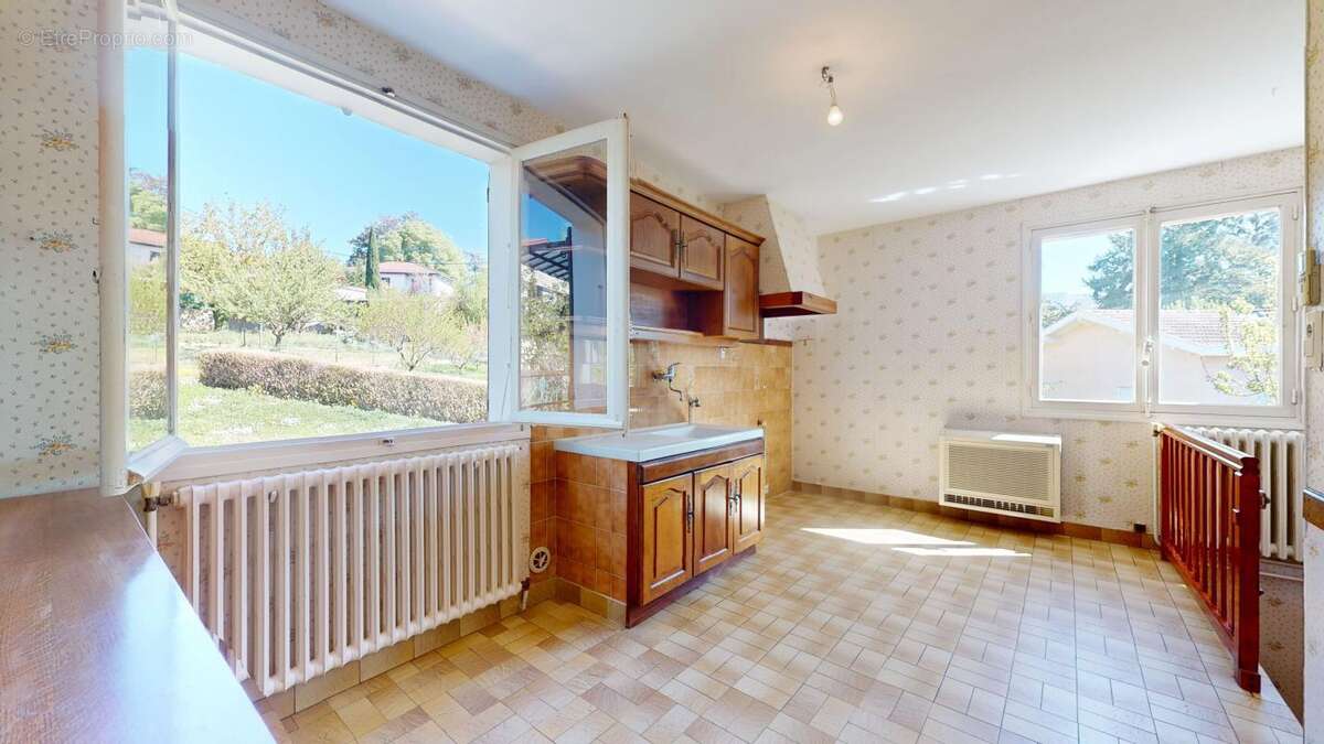 Maison à SAINTE-FOY-LES-LYON