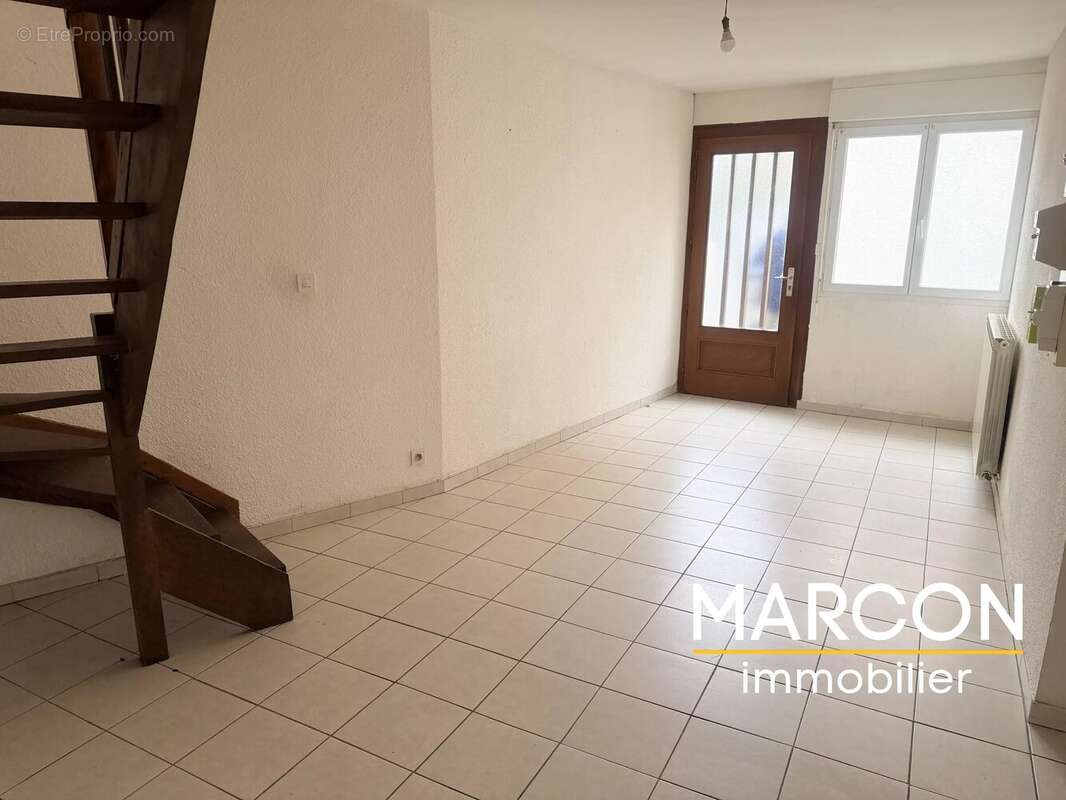 Appartement à SAINT-VAURY