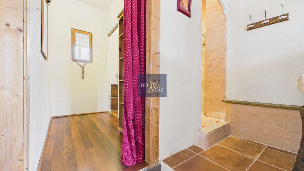 Maison à VILLENEUVE-DE-BERG