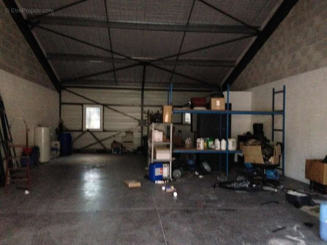 Commerce à ROQUEVAIRE