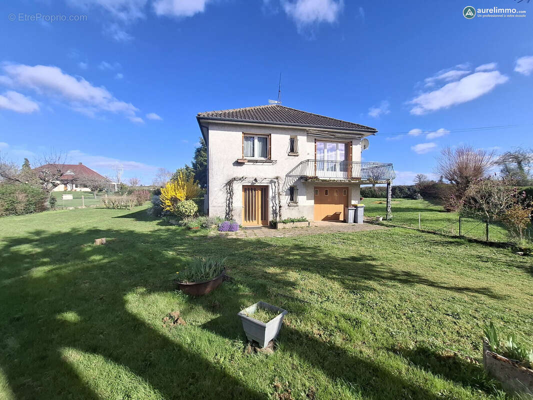 Maison à NERIS-LES-BAINS