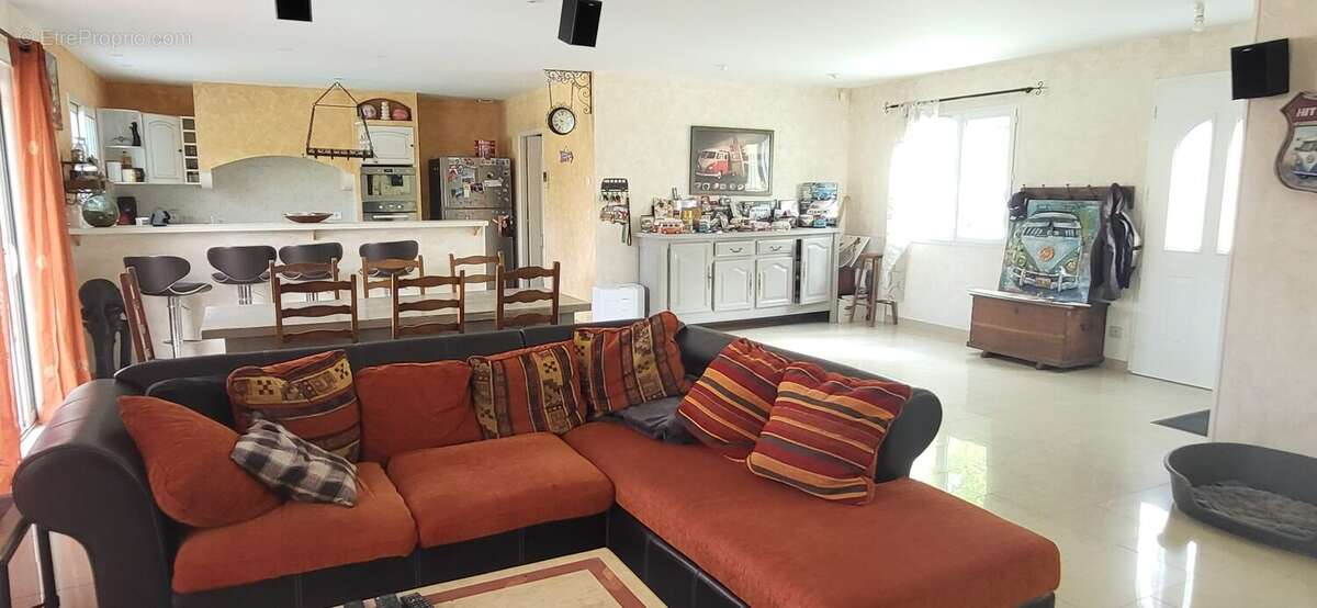 Maison à SAINT-SEVER-DE-SAINTONGE