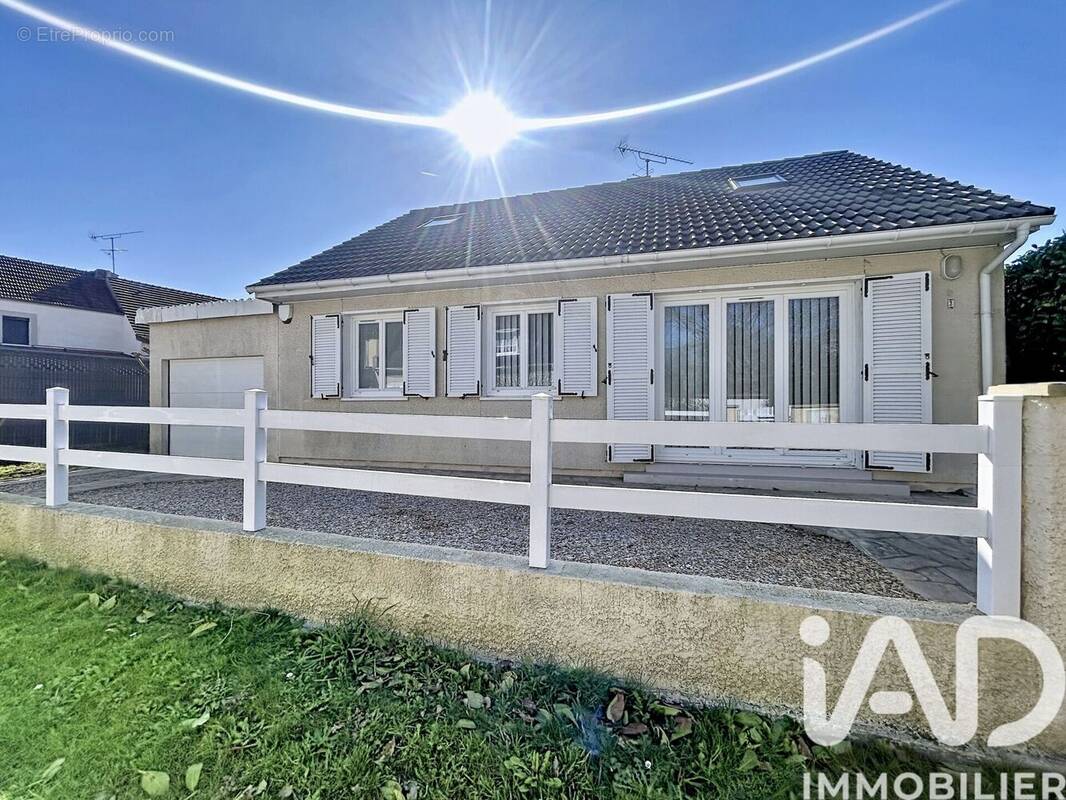 Photo 1 - Maison à FAVIERES