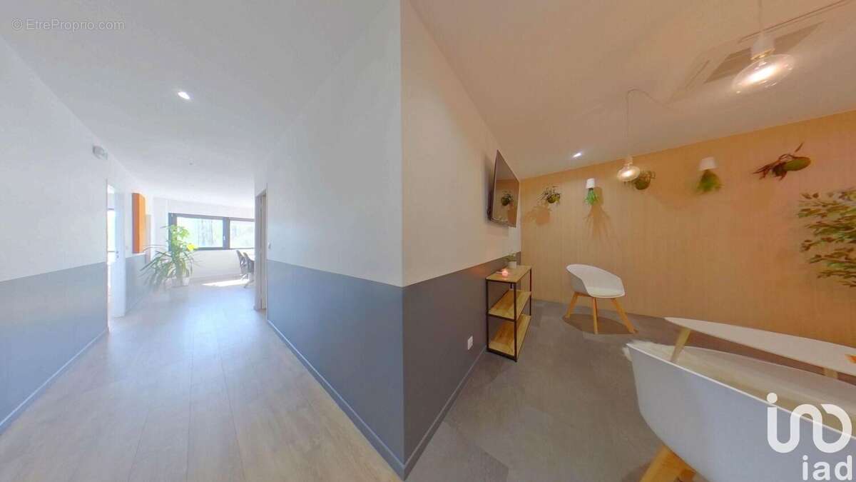 Photo 8 - Commerce à COURCOURONNES