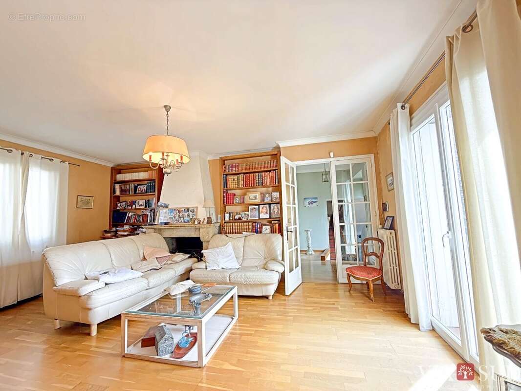 Maison à VILLENEUVE-LES-BEZIERS