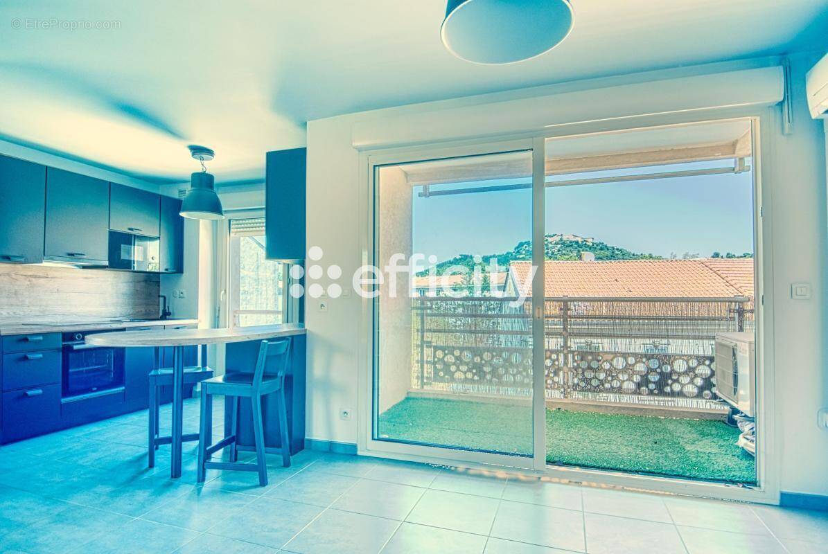 Appartement à SIX-FOURS-LES-PLAGES