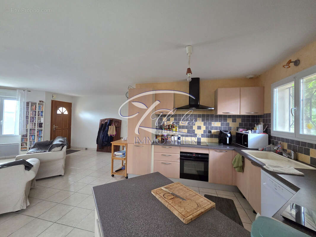 Maison 80 m² à La Lande-De-Fronsac  - photo 3