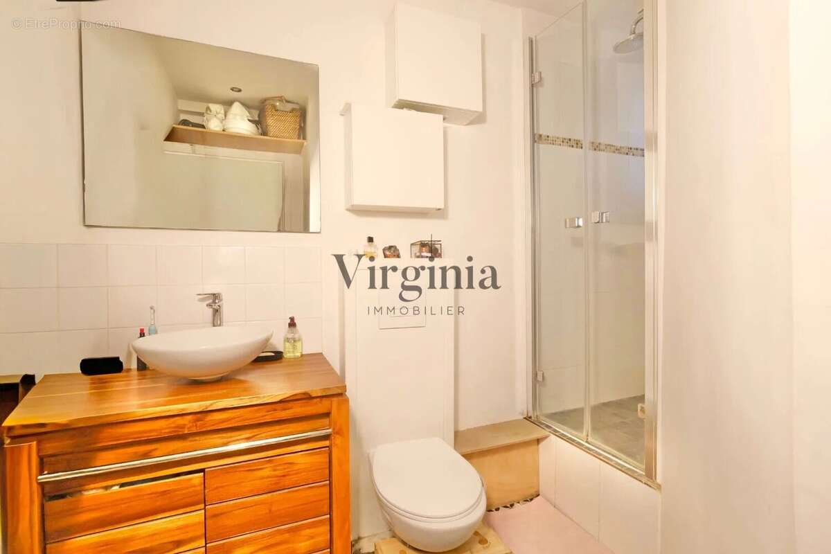 Appartement à CHARENTON-LE-PONT