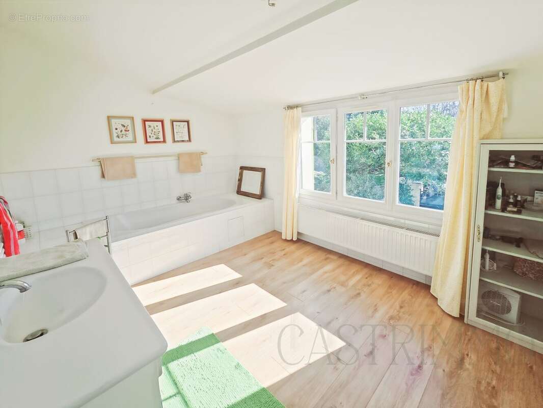 Maison à RESTINCLIERES