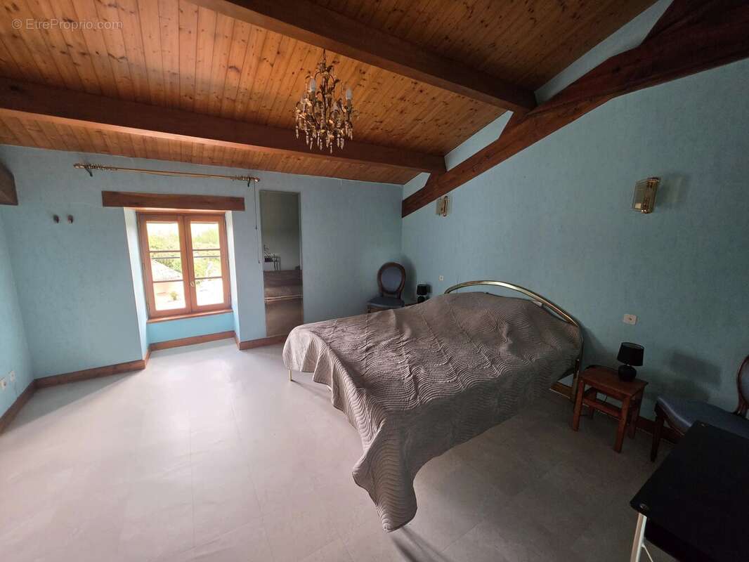 Propriété en pierre avec maison d'amis, piscine, dépendance et 1 hectare de terrain proche de Montaigu-de-Quercy (Tarn-et-Garonn - photo 11
