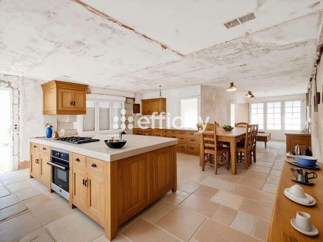 Maison à LA JARRIE-AUDOUIN