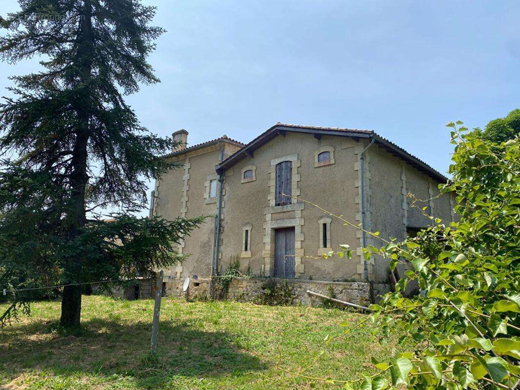 Maison à MONTAGNE