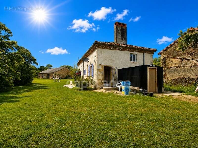 Maison en pierre 115m2 4 pièces ADRIERS (86) - photo 18