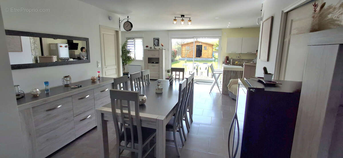 Maison à AILLANT-SUR-THOLON