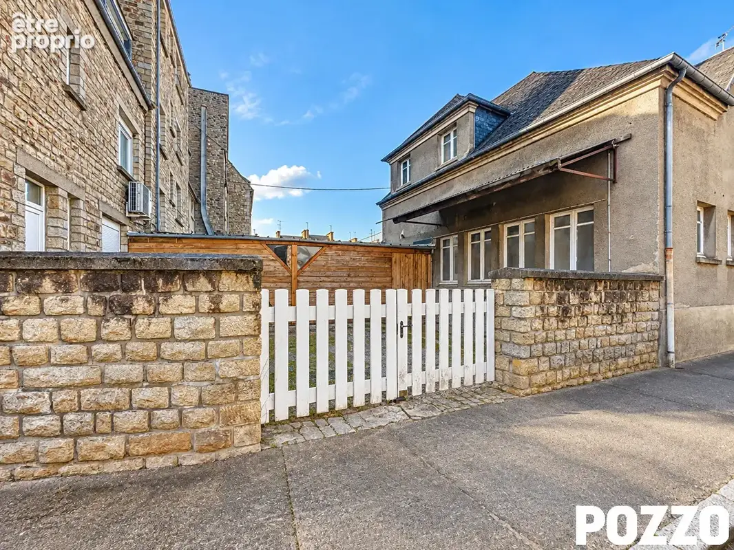 A Vendre - Saint Hilaire Du Harcouet - Immeuble 5 pièce(s) 245 m² - local commercial - appartement - maison - photo 9