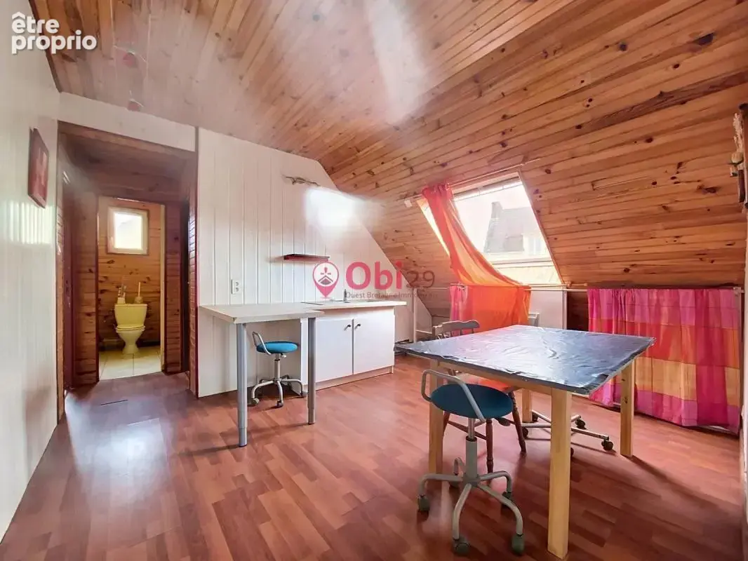 De beaux volumes et un fort potentiel au cœur de Saint-Goazec – 5 chambres - photo 15