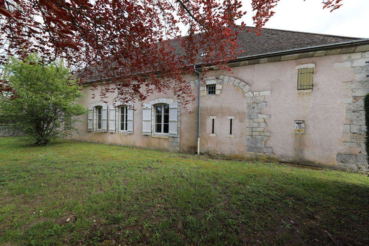 Maison à SAINT-MAURICE-SUR-AVEYRON