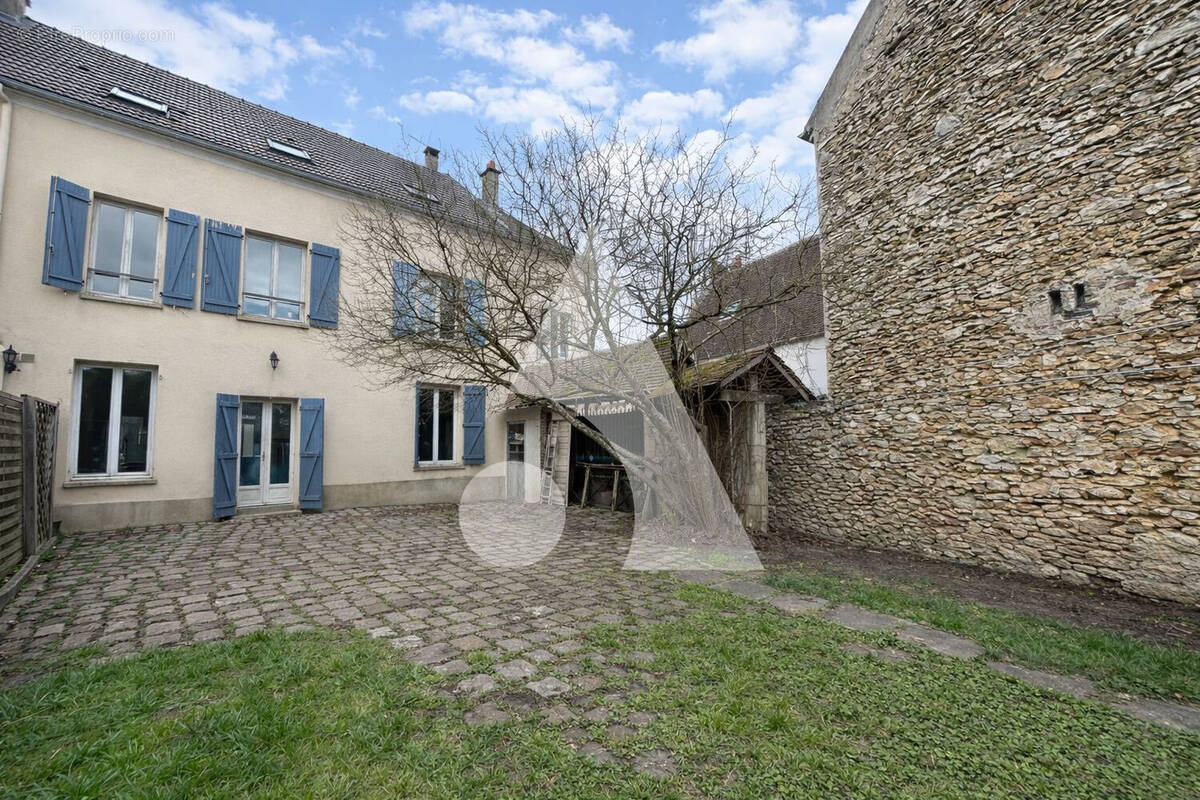 Maison à AMILLIS