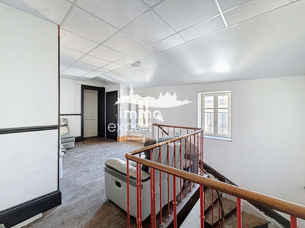 Appartement à MIRECOURT