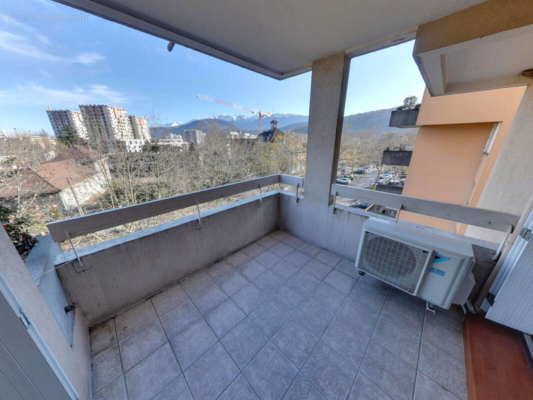 Appartement à ECHIROLLES