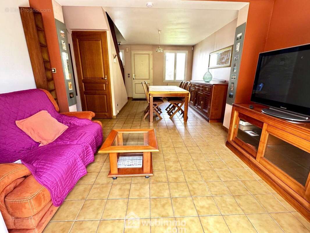 ...autre vue du salon - Maison à BONDOUFLE