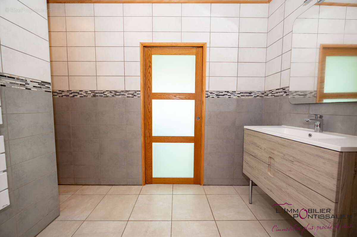 Appartement à LA PLANEE