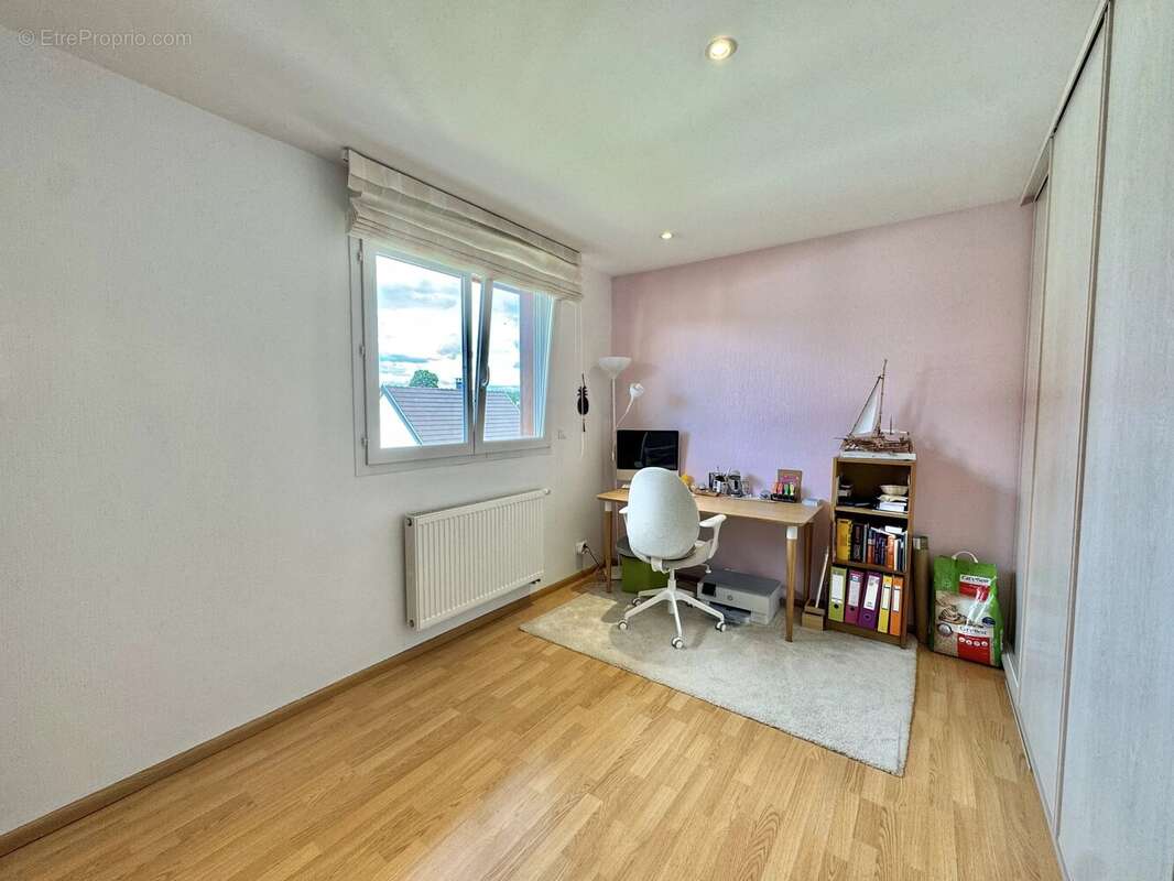 Appartement à STEINBRUNN-LE-HAUT