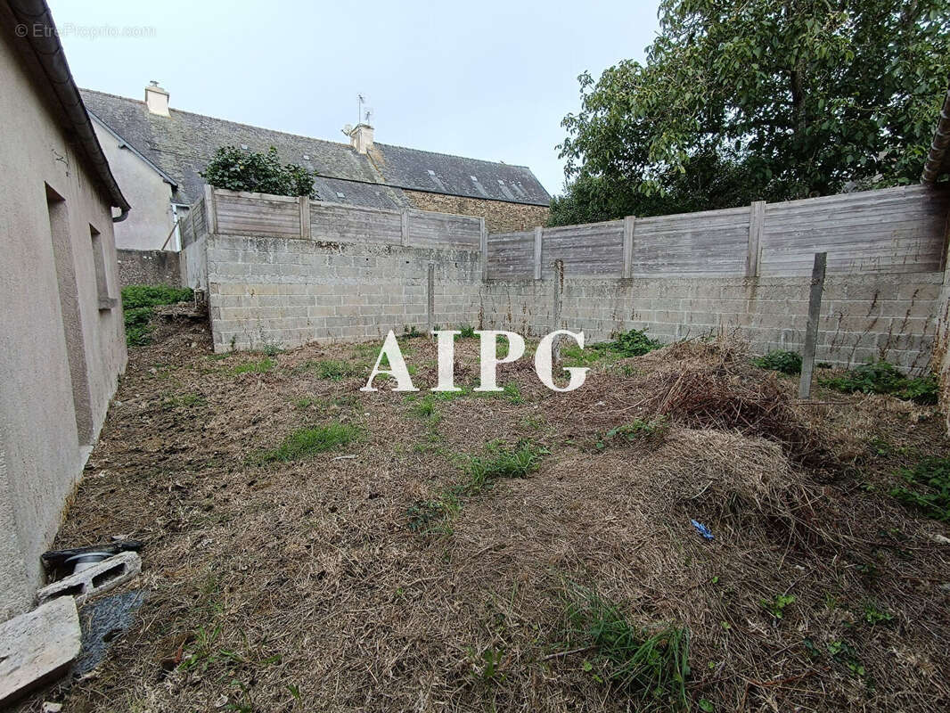 Maison à PLUSSULIEN