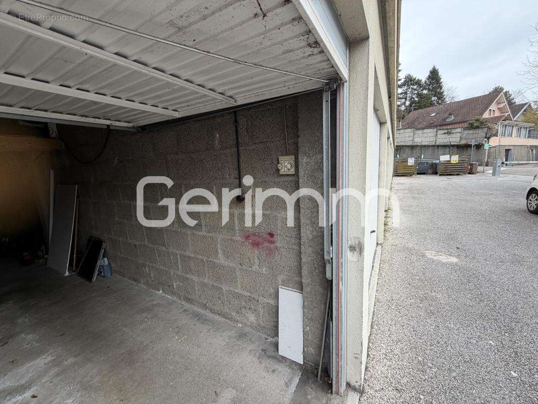 Parking à SAINT-MARTIN-LE-VINOUX