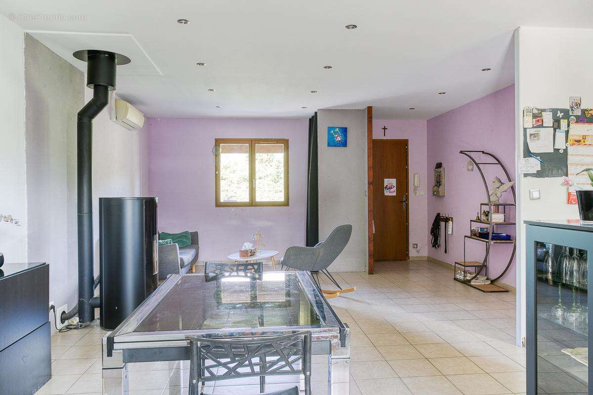Maison 160 m² à Auberives-Sur-Vareze  - photo 6