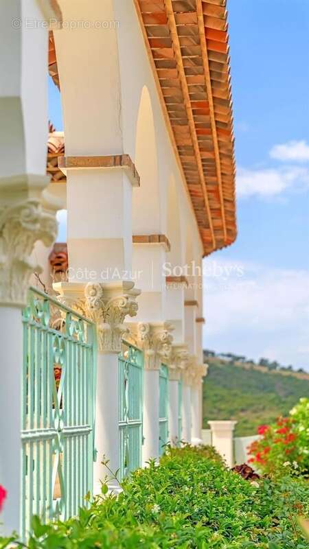 Saint-Aygulf villa hacienda avec vue mer panoramique et piscine - photo 12