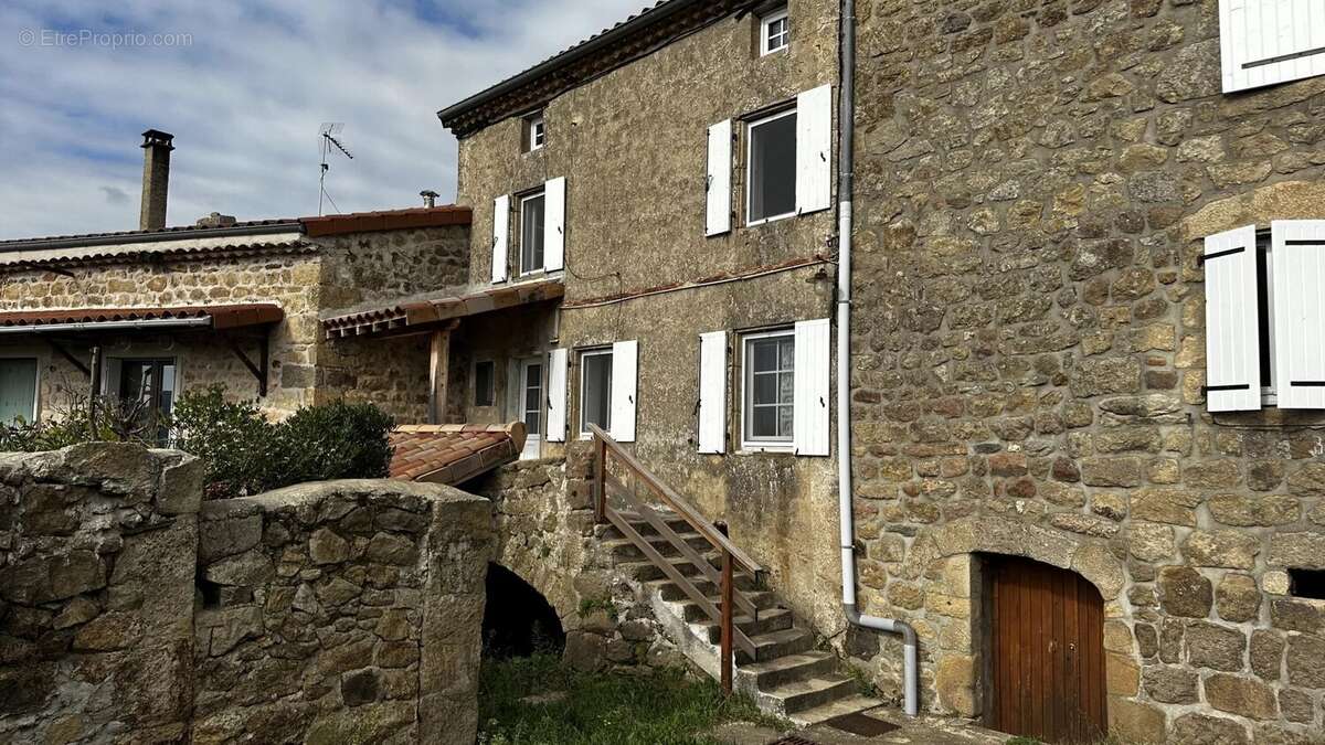 Maison à COLOMBIER-LE-VIEUX