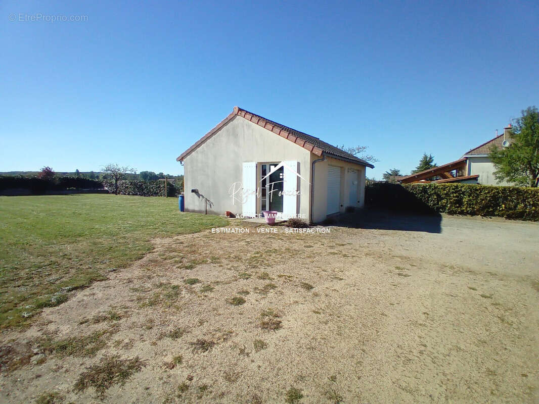 Maison à DANGE-SAINT-ROMAIN