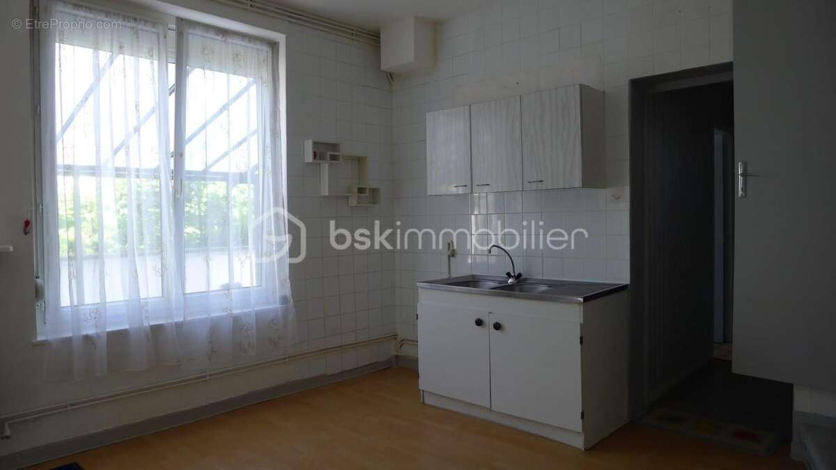Charmante maison de ville au cœur de Laon : tranquillité et confort assurés ! - photo 2