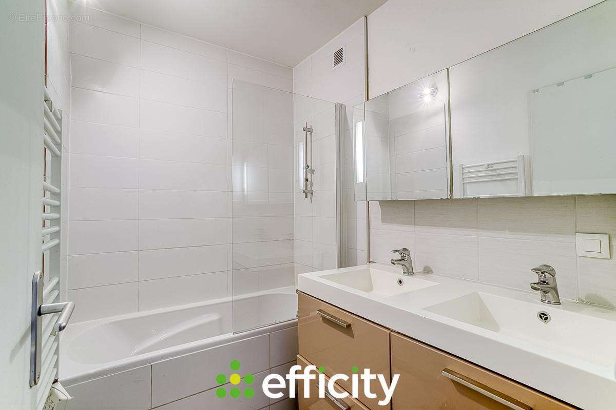 Appartement à SAINT-SYMPHORIEN-D'OZON