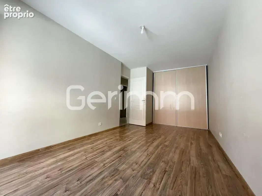 Vente - Appartement - 4 pièces + cuisine - 90 m² - 339 000 € - - photo 6